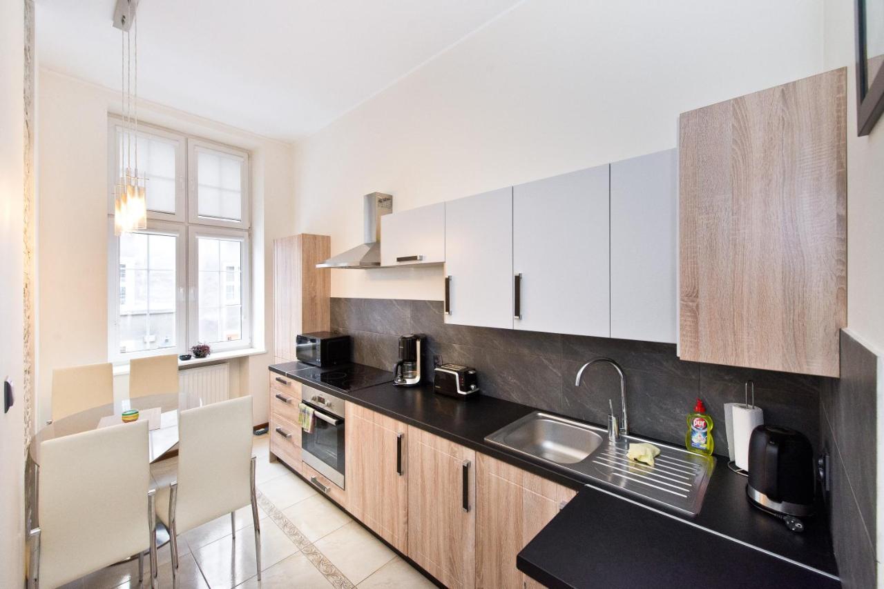 Gdanskie Apartamenty - Apartamenty Na Sw Ducha - Gdanskie Poddasza Z Jacuzzi I De Luxe Huoneisto *